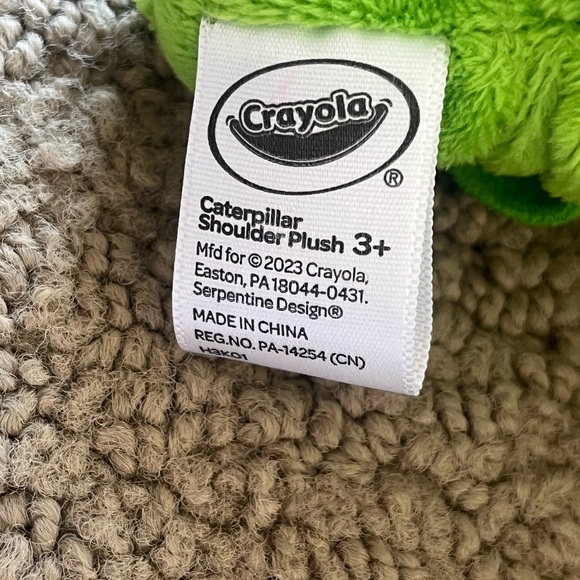 NWOT Crayola Caterpillar Shoulder Plush Toy - Picture 5 of 8